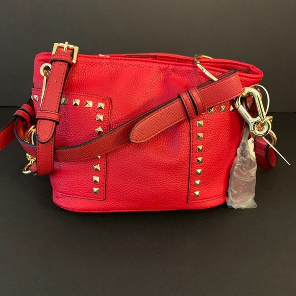 Steve Madden B Tammie Red Bucket Purse with half disc tassel hoop earrings - Picture 9 of 12